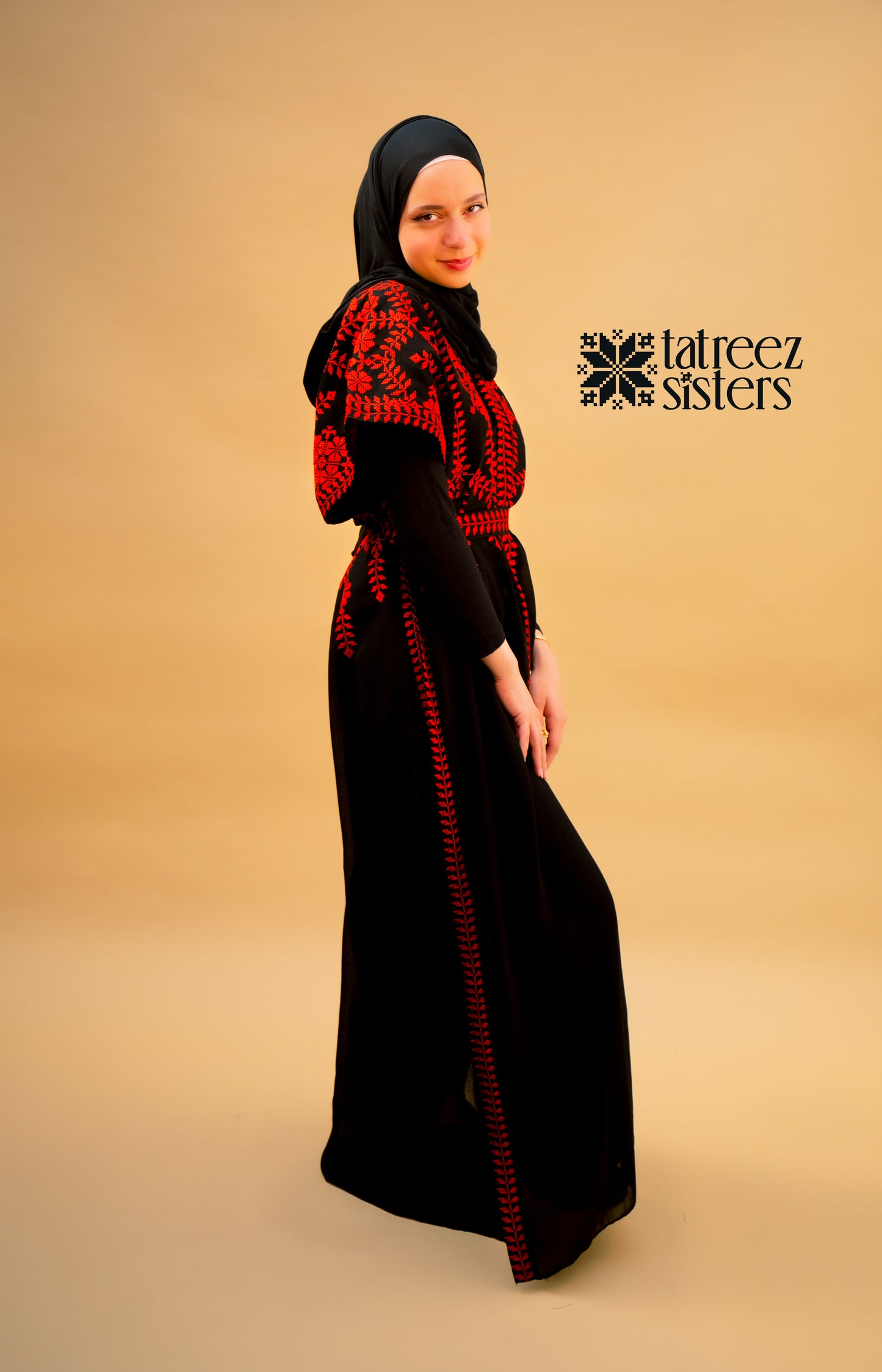 Red Tatreez Bisht - ONE SIZE